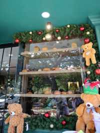 The simple cafe and bakery 