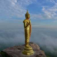 เขาพระยาเดินธง
