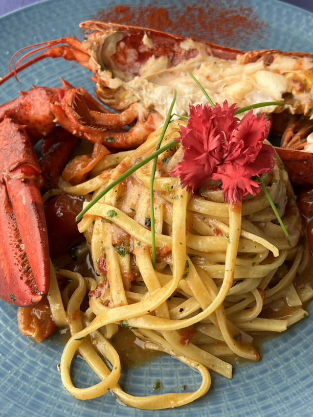 Great Solo Lunch by the Sea🏖️