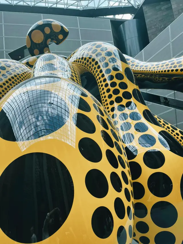 Yayoi Kusama Exhibition in Melbourne Until April