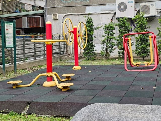 櫻花季限定，台北螢橋公園的親子遊樂時光