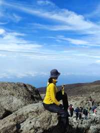 Skiing & Hiking in Uhuru Peak 🏔️