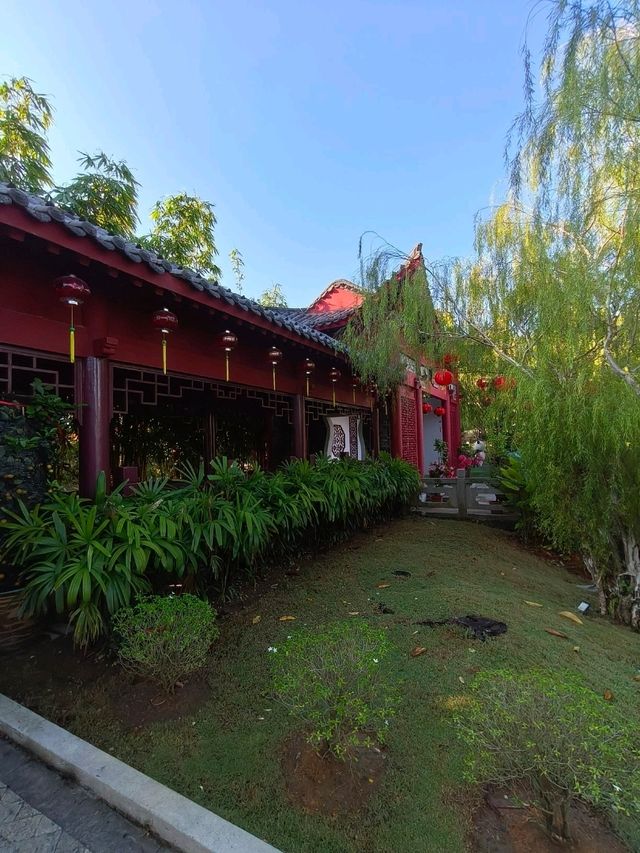 A Peaceful Stroll Through a Hidden Gem