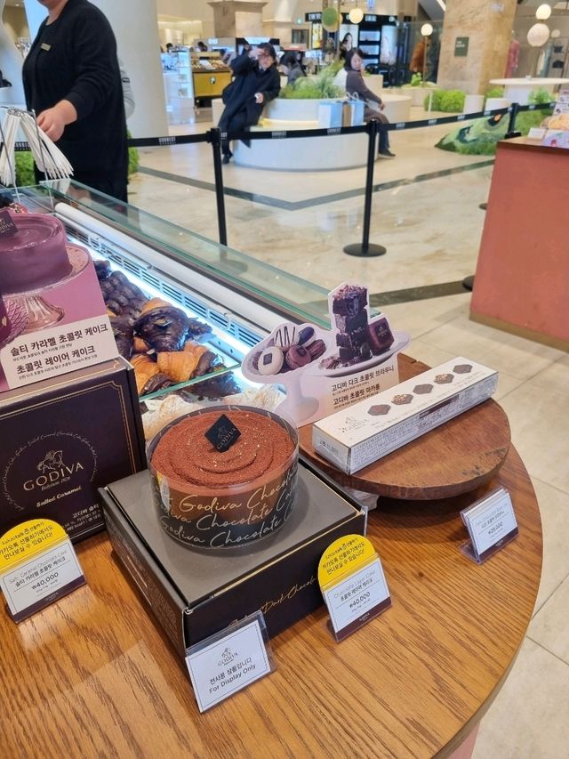 초콜릿에 진심인 고디바 베이커리 커넥트현대점🍫