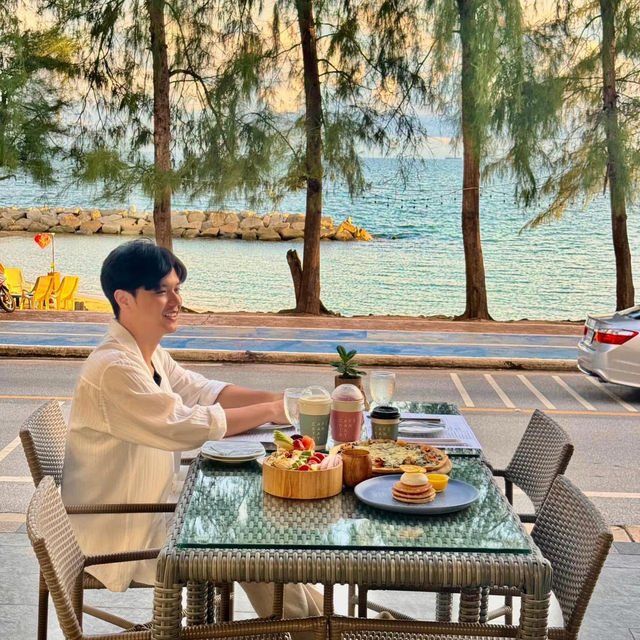 นอนชิลๆริมทะเลระยอง มู้ดดีมากกก 🌅🌊