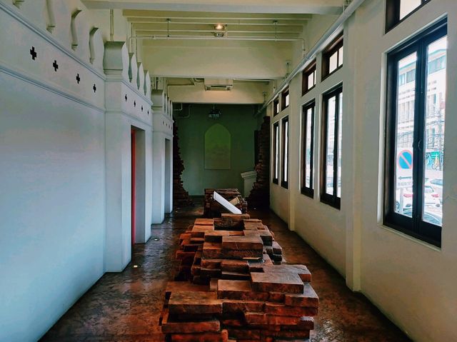 泰國曼谷市中心湄南河畔著名博物館景點：Bang Lamphu Museum，介紹當地歷史人文，適合打卡拍照📸親子遊