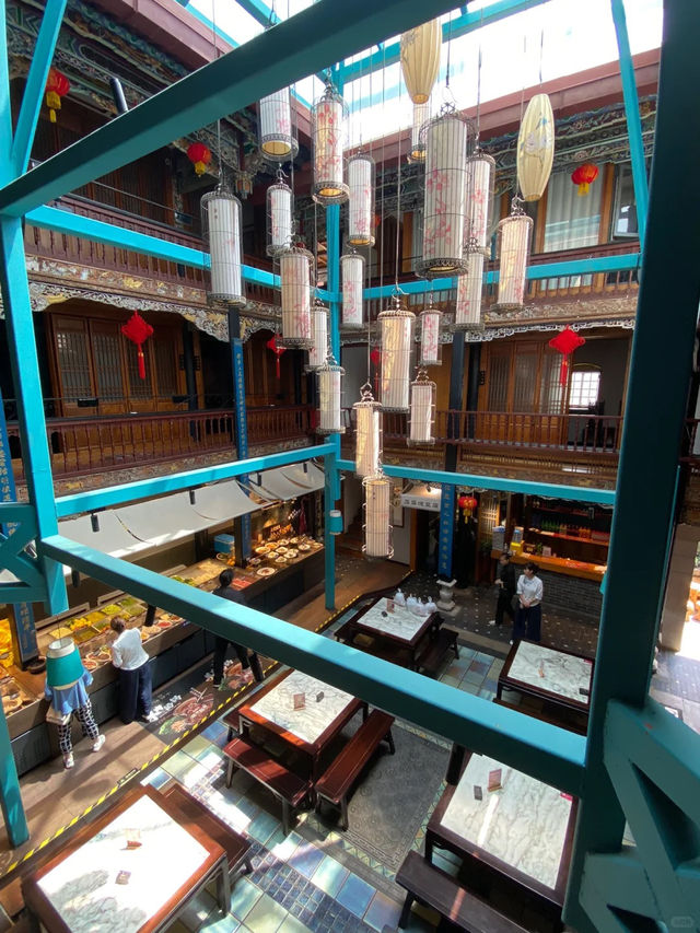 🌿 昆明 滇铺子｜歷史文化遺產保護建築裡的餐廳