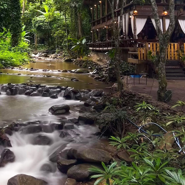 คาเฟ่ และโฮมสเตย์เชียงดาว ติดริมน้ำ