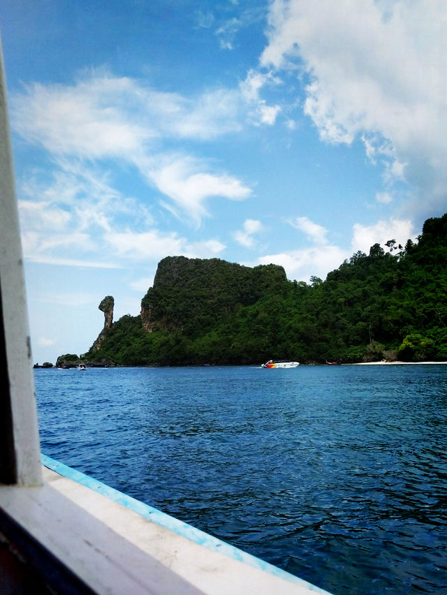 นั่งเรือเที่ยวเกาะไก่-เกาะปอดะ-หาดไร่เลย์