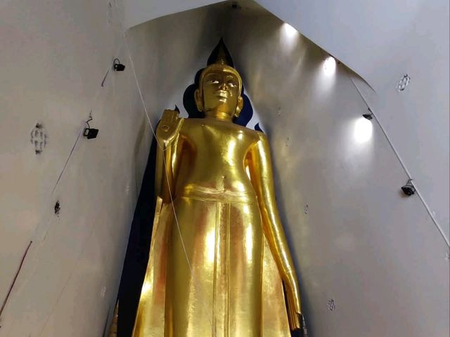 พระยืนเก่าแก่ ยืนคู่ซ้อนกัน หนึ่งเดียวในประเทศไทย
