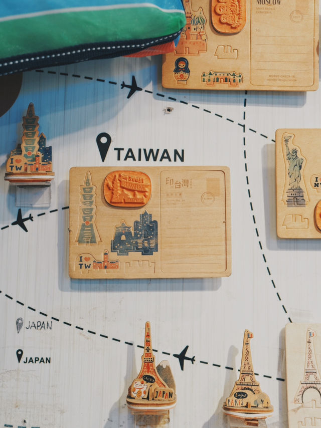 台北旅行 邊走邊吃的懷舊之旅 - 淡水老街