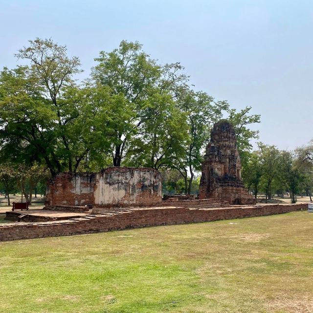 Wat Mahathat: A Sacred Historical Treasure
