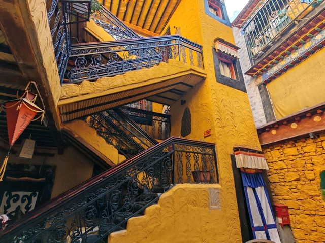 Exploring Barkhor Street: A Lively Market and an Unforgettable Photo Shoot