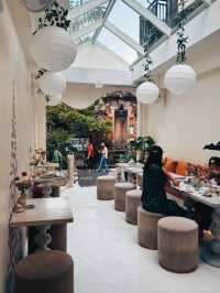RESTAURANT WITH HEALTHY INGREDIENTS.