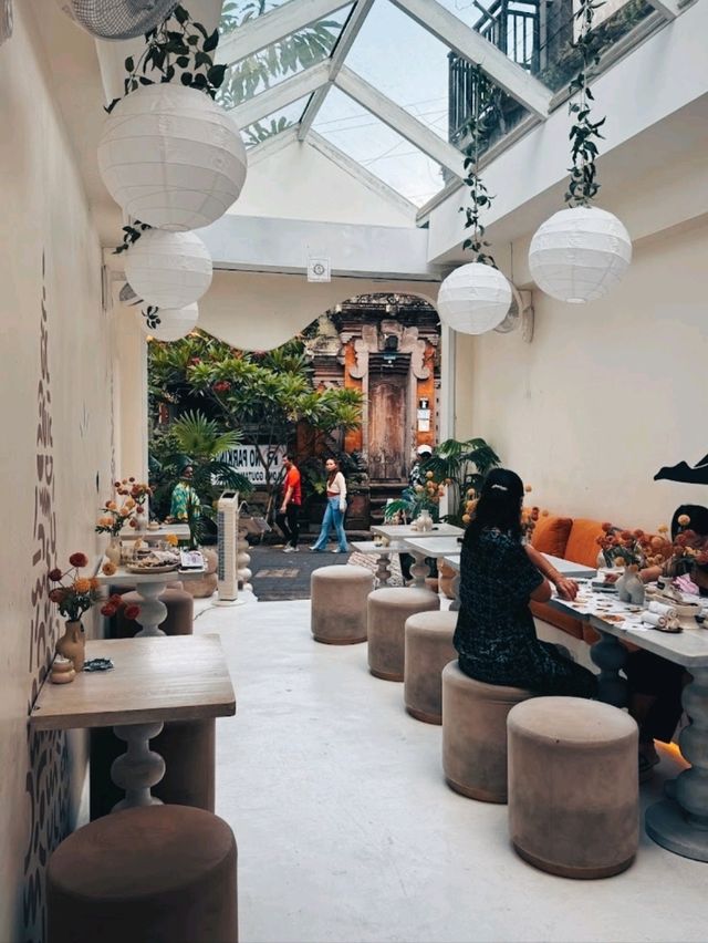RESTAURANT WITH HEALTHY INGREDIENTS.