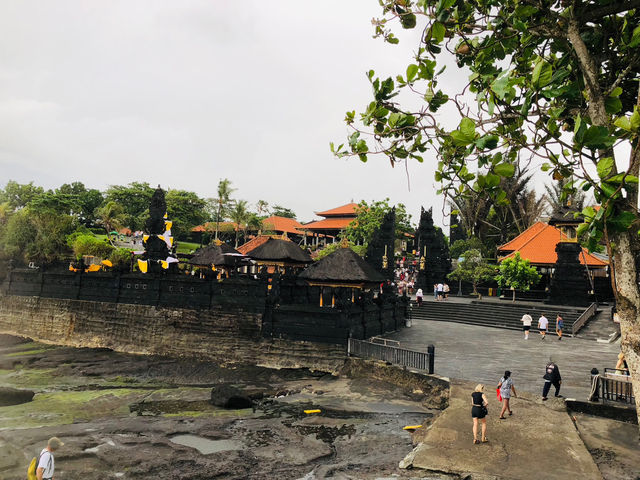 【バリ島】タナロット寺院 観光ガイド