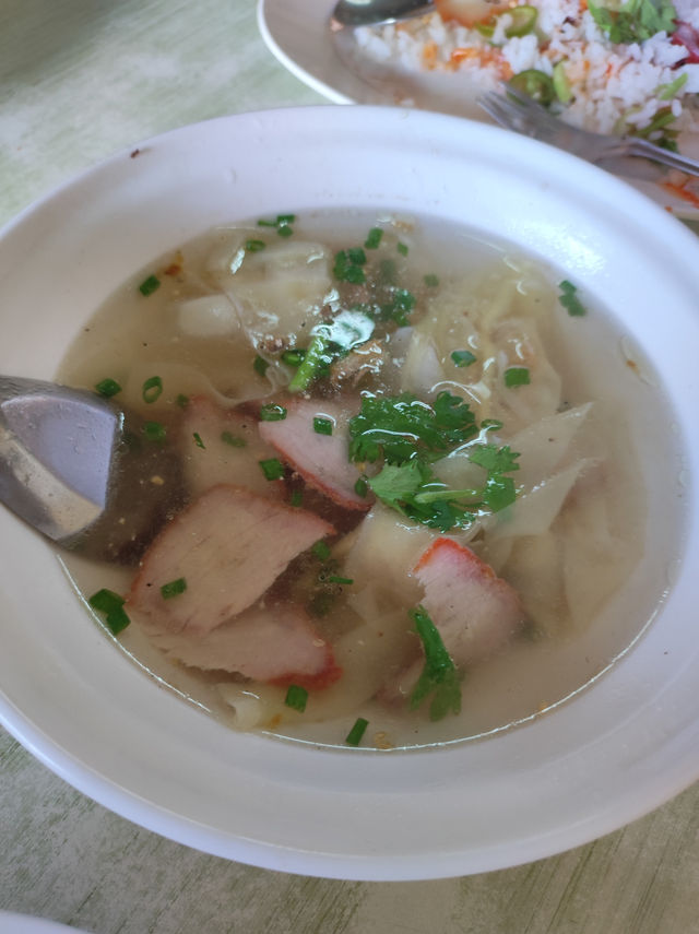 ร้านข้าวหมูแดงสุดเด็ดที่ราชบุรี