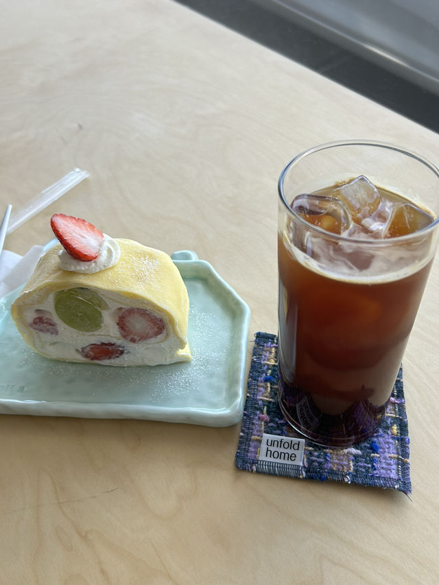 너무 귀여운 크레이프롤을 맛볼 수 있는 카페 포하🍓🤍