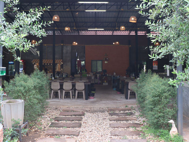 ๑ ในอีสานไก่ย่างเขาสวนกวาง