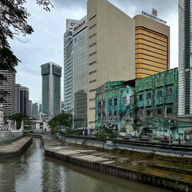 Discover KL’s Heartbeat: Dataran Merdeka & Masjid Jamek