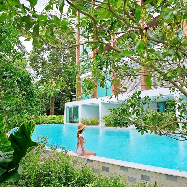 ที่พัก และคาเฟ่ ริมทะเลขนอม