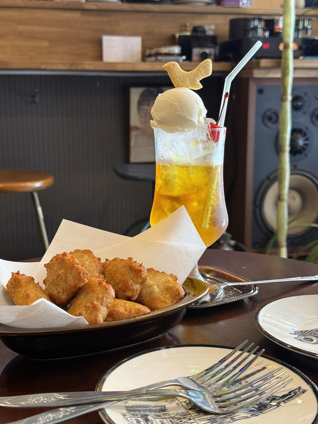 伊香保で味わうジビエと個性派ドリンク「ニューベルバラ」—カフェとバーの二つの顔を持つ隠れ家