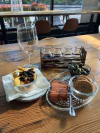 베인브리지 섬의 와인 테이스팅 룸, Fletcher Bay Winery!