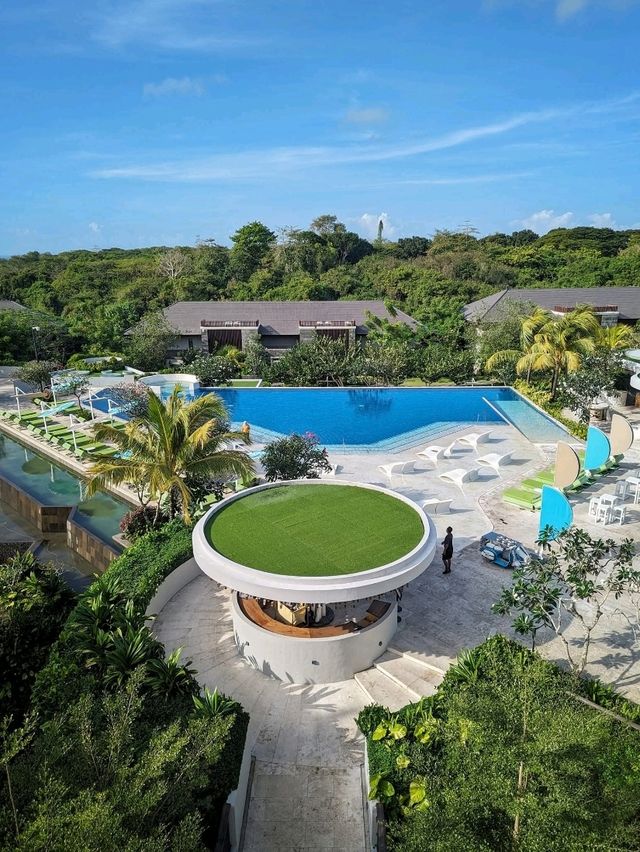 “Serenity by the Pool: Courtyard Nusa Dua’s Bali Terrace Escape”