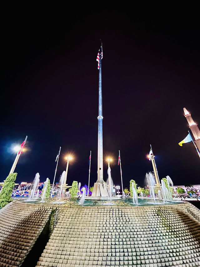 Putra Square: The Iconic Heart of Putrajaya