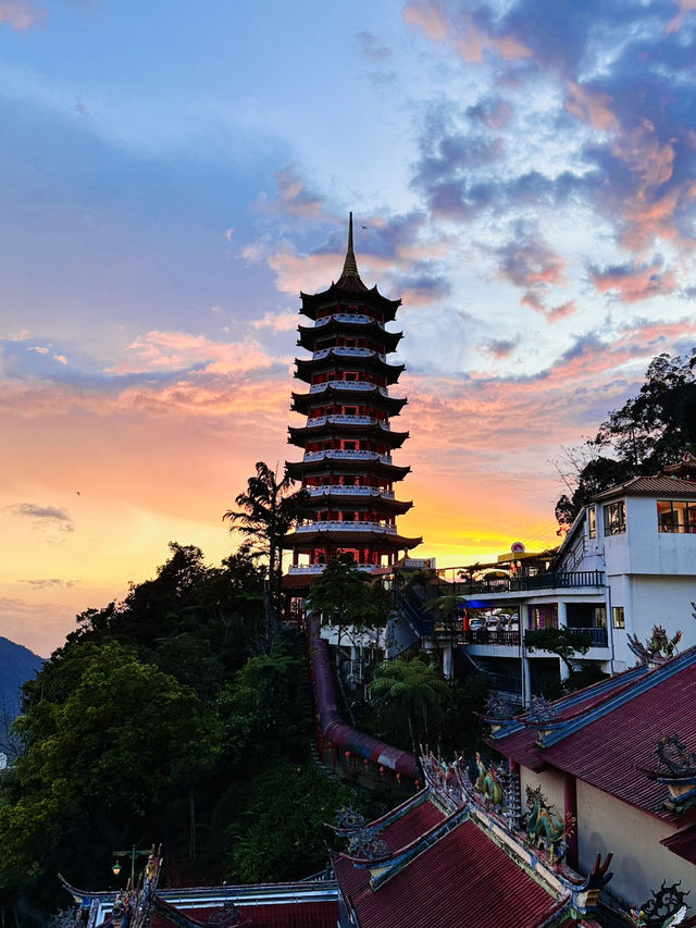 After the Rain: A Golden Hour at Chin Swee Caves Temple