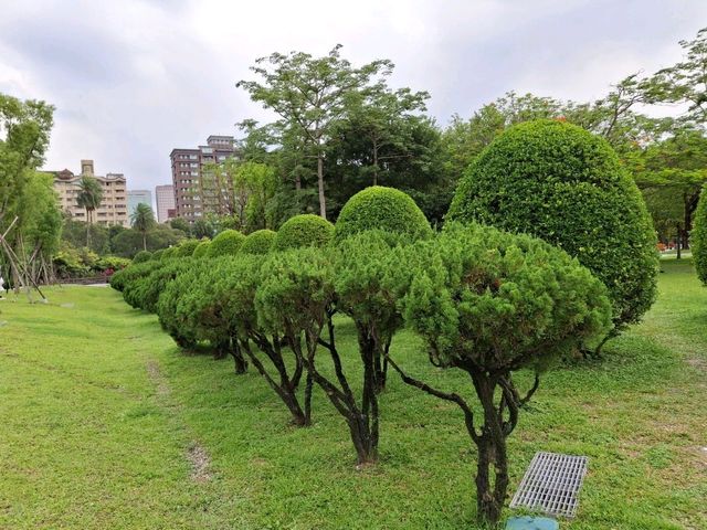 Visit the historic Sun Yat-sen Memorial Hall in Taipei, Taiwan