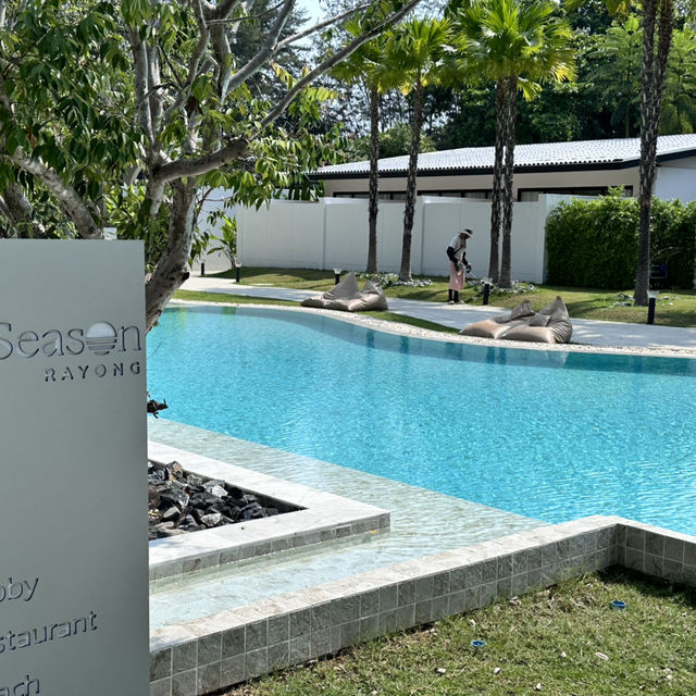 The Season Resort บ้านพักติดทะเล
