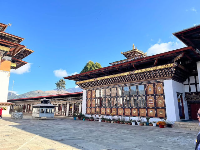 Phobjikha Valley – Blue Skies & Quiet Beauty 