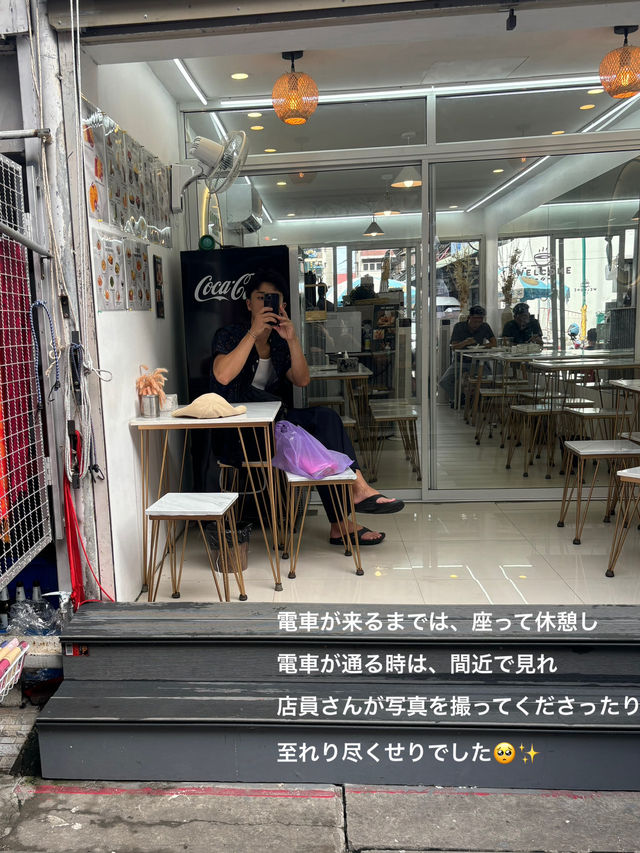 タイ🇹🇭バンコク近郊✨電車がスレスレ通る！🚃メークロン市場