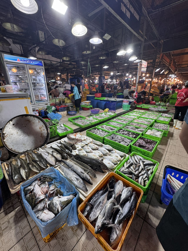 越南🇻🇳胡志明半夜最有名最大菜市場‼️