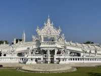วัดร่องขุ่น สถาปัตยกรรมอันงดงามดั่งบนสวรรค์