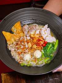พิกัด เตี๋ยวต้มยำไส้หวานใกล้แยกสนามบินเชียงใหม่