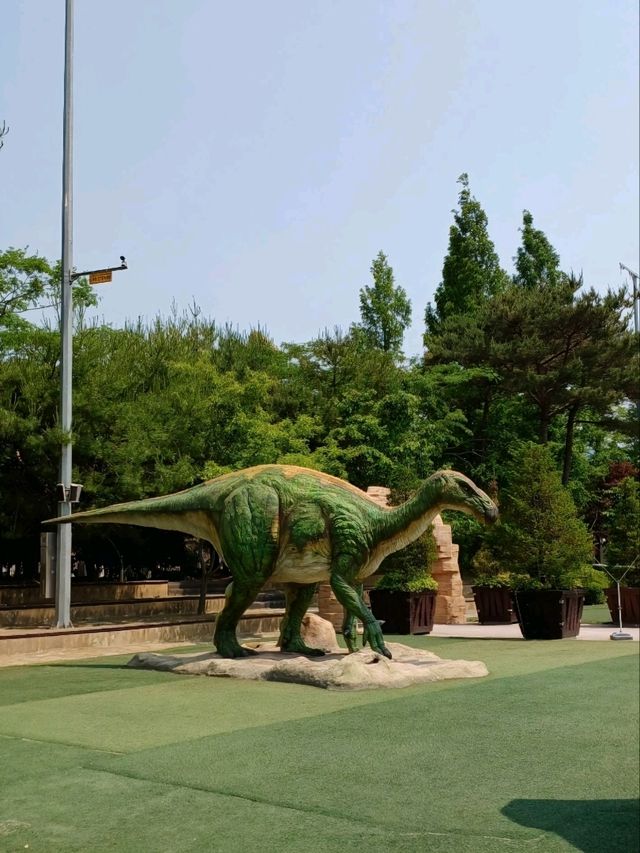공룡과 자연이 함께하는 신나는 나들이