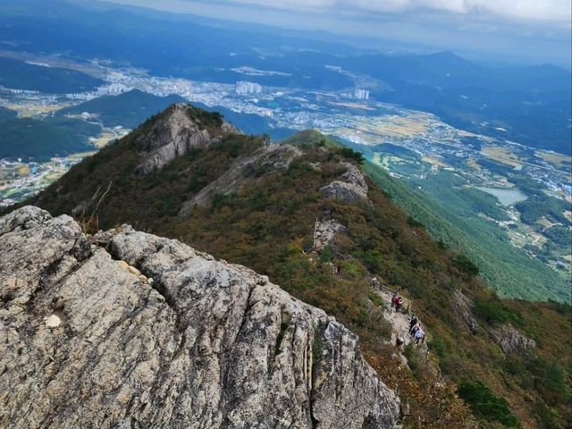 Rocks, Ridges & Big Sky