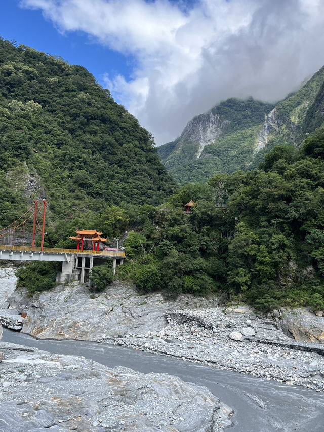 最新｜太魯閣「全面封步道」⛔️只能路邊拍照？交通管制＋時間表一次看！