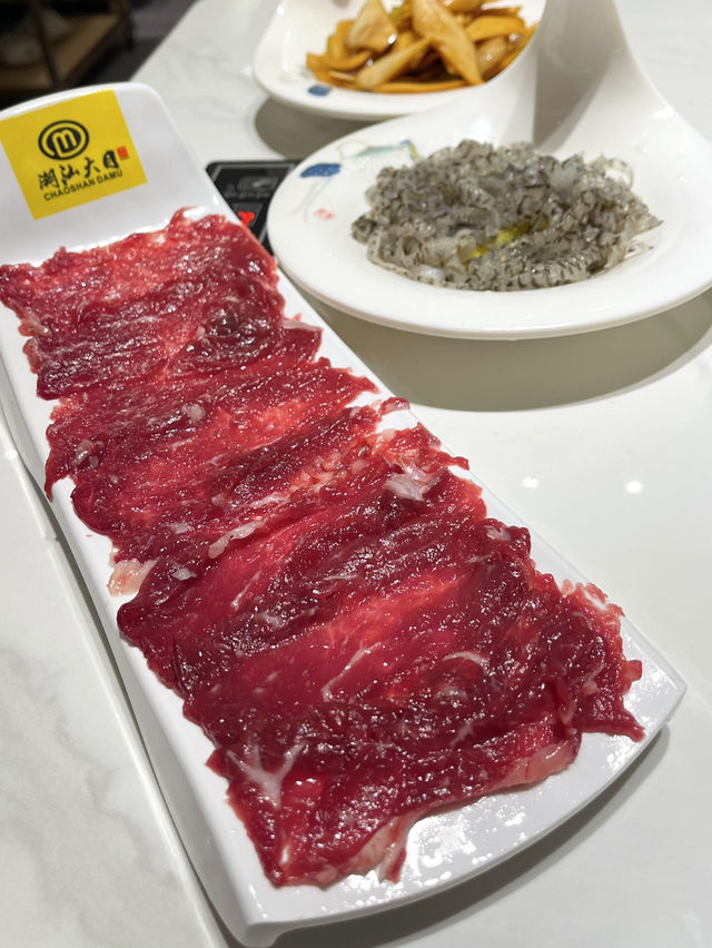 不用去汕頭，就在深圳丨現切牛肉火鍋 💕 43年老字號潮汕大目牛肉火鍋