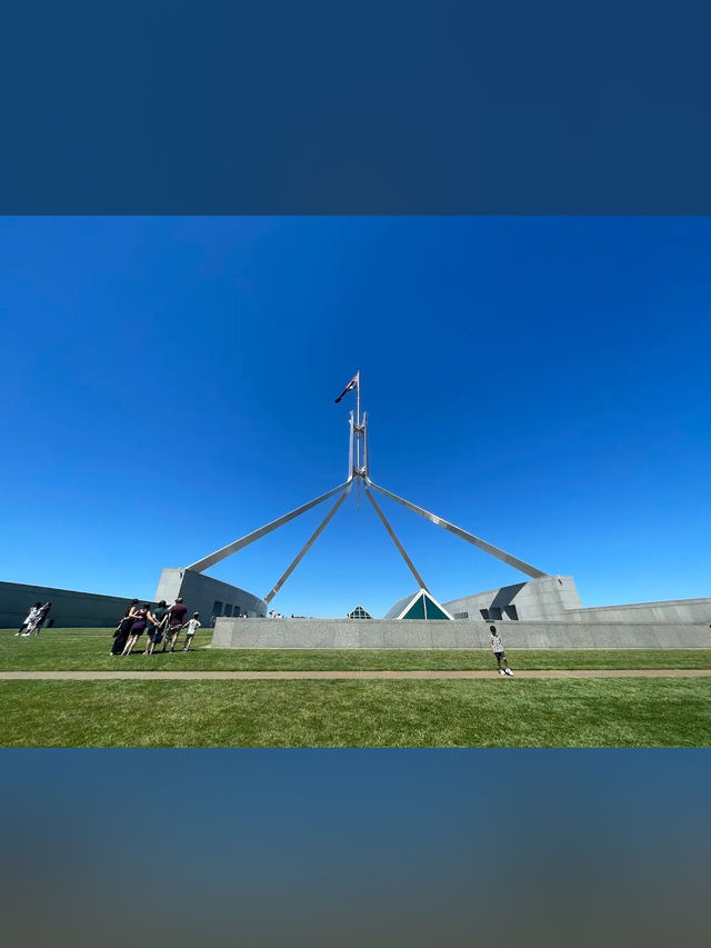 🏛️【知と美が交差する場所】キャンベラ国会議事堂で知的な旅を
