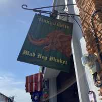 ร้านหัวหมู (Hog’s Head Phuket / Mad Hog Tavern