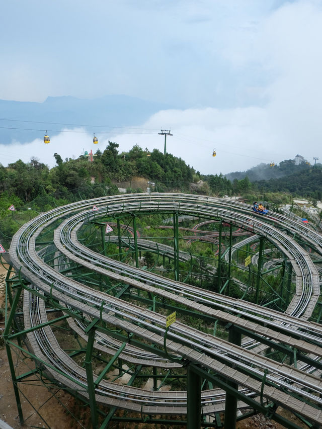 เมืองสวนสนุกบนยอดเขา •Ba Na Hills•