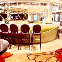 Ocean's Embrace: A Seafood Lover's Cruise Dream