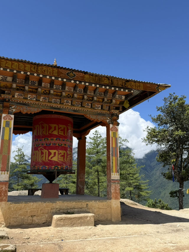 【ブータン・パロ タイガーネスト寺院】伝説と絶景の聖地