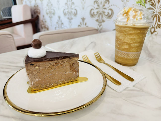 Savor the Sweet Life at Luxcious Café