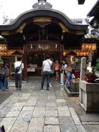 京都景點必去—🍢 錦市場｜京都人的廚房，美食控的天堂小巷 