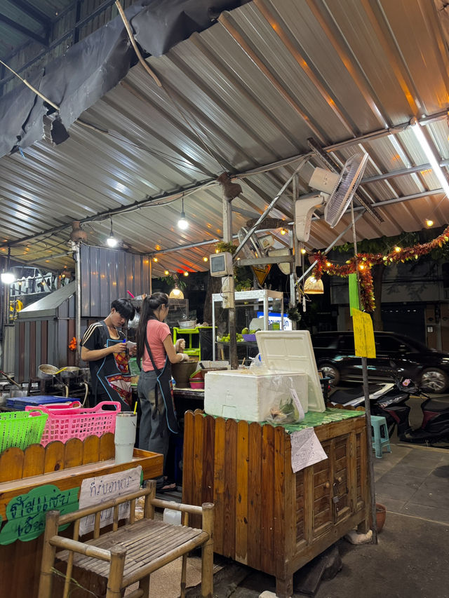 ร้านส้มตำอร่อย เสนานิคม 🌶️✨
