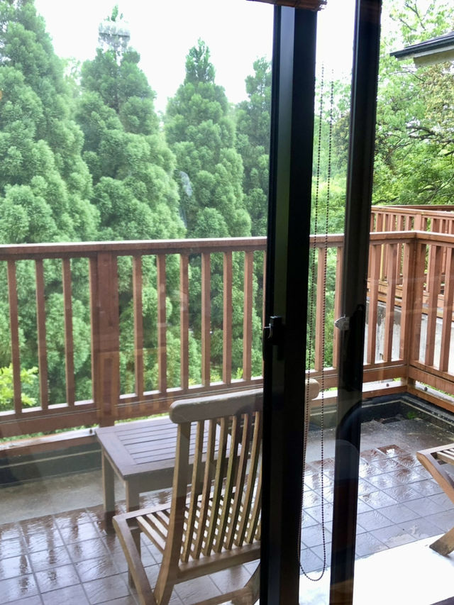《伊豆高原/宿》自然に囲まれ、懐かしさ感じる宿